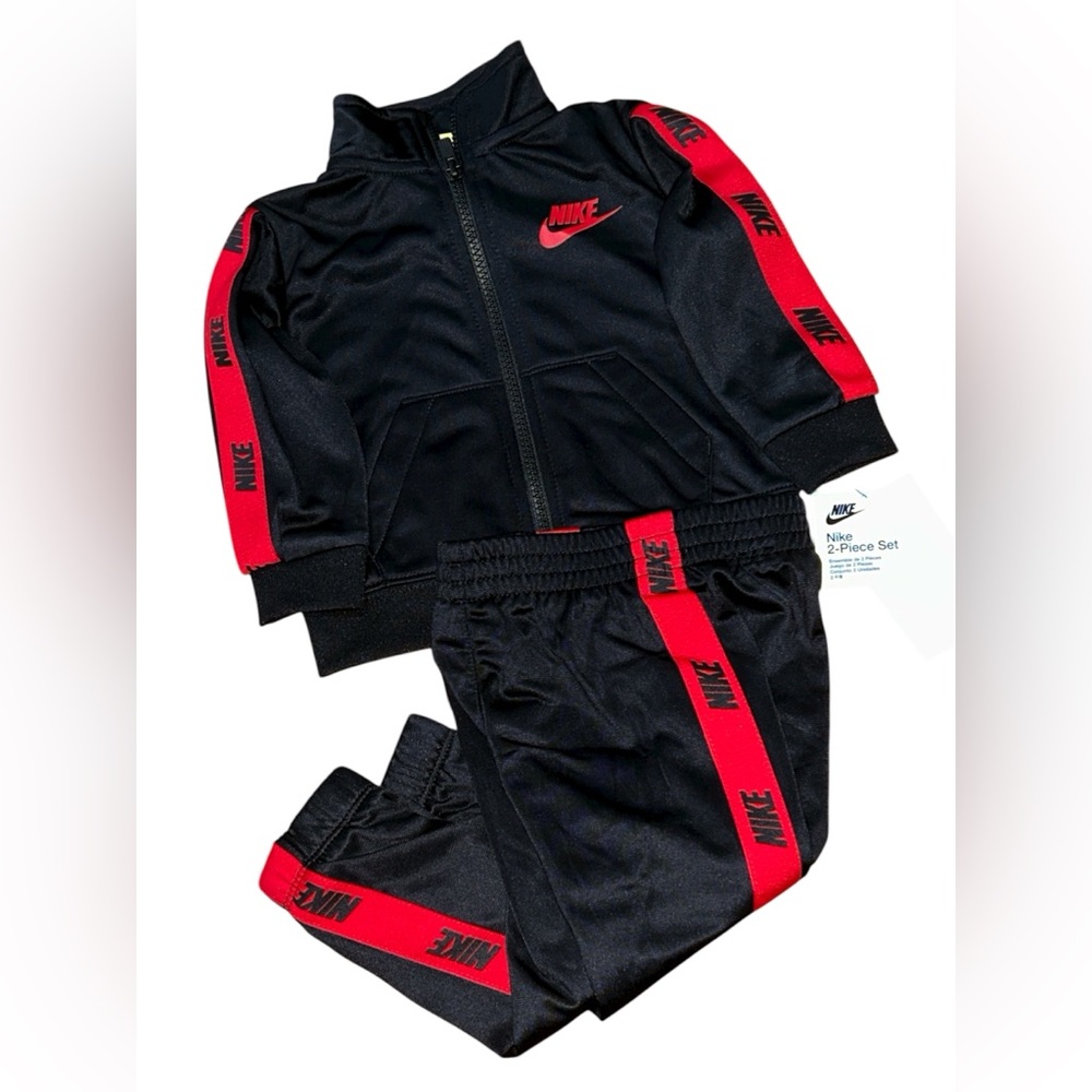 Nike baby Black and Red Jogger Set size(12m)